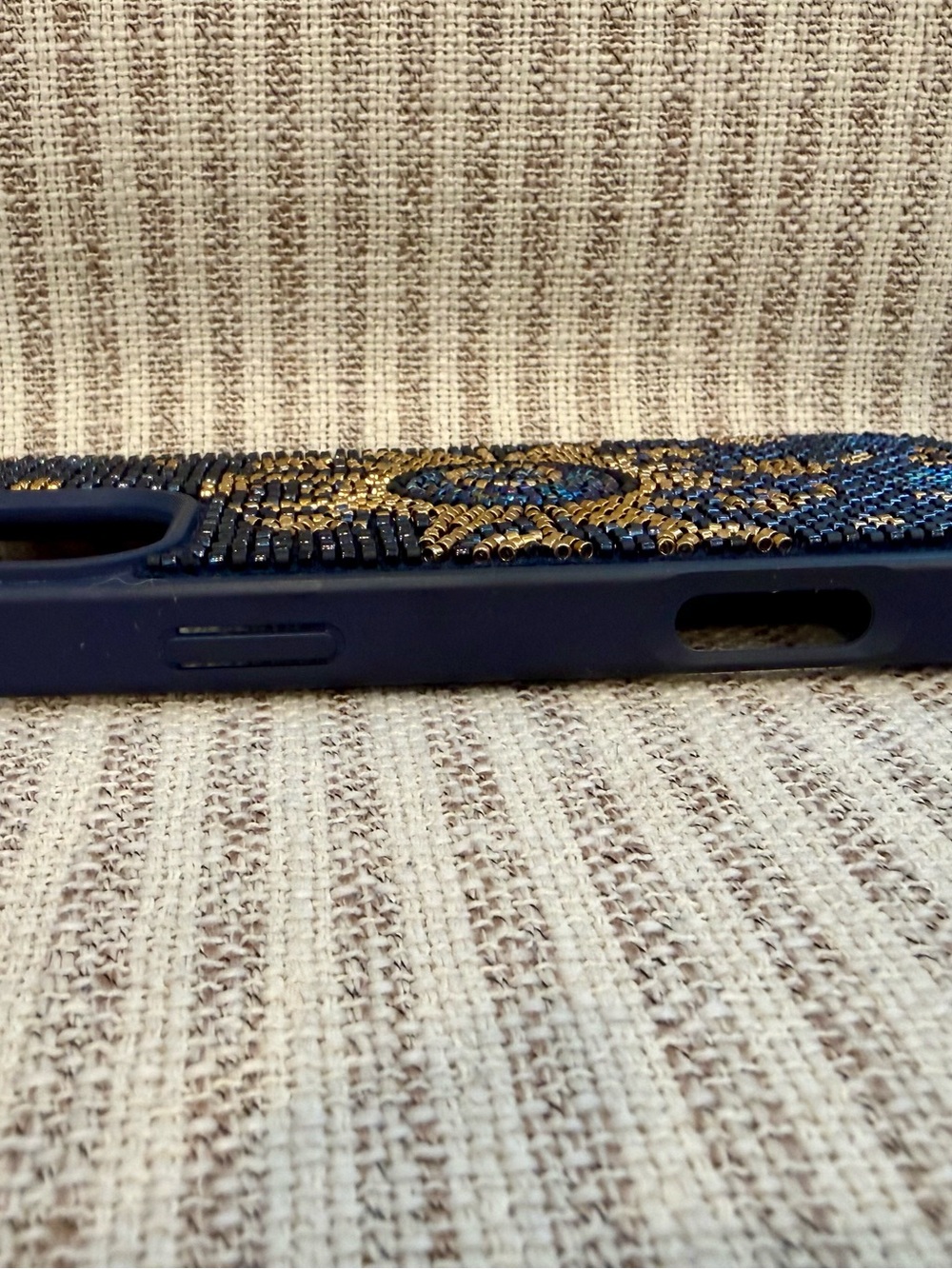 Beaded navy moon phone case 16 Pro Max in like new condition #beaded #celestial - Picture 3 of 6
